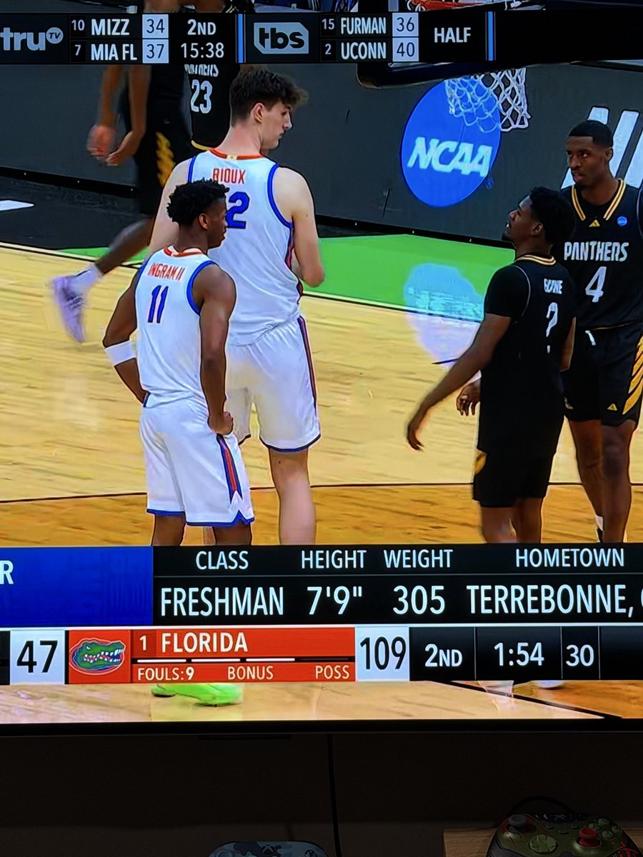 ᵃⁿᵗʰᵒⁿʸ ʳⁱᵛᵉʳᵃ tweet media