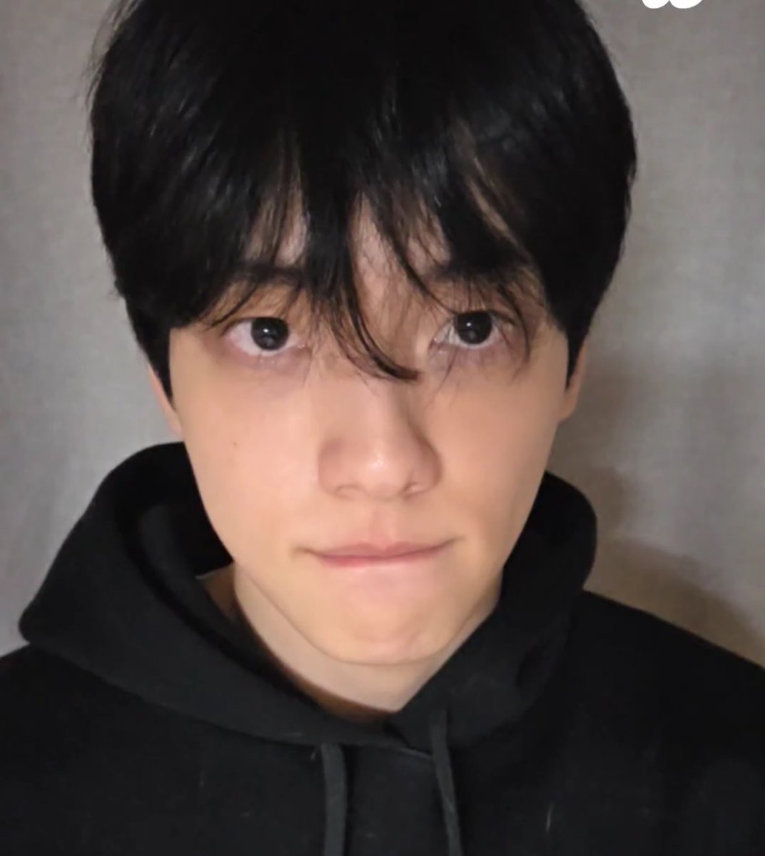 s a r a ☆ very ia atm tweet media