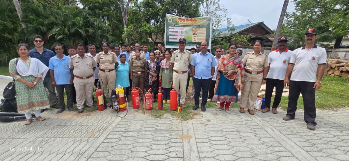 SMX_UpdatesHub's tweet photo. On 20/03/26, Fire Station Mayabunder conducted a dynamic Forest Fire Safety Awareness Programme, engaging 62 forest officials in a hands-on learning experience https://t.co/g0caWhwt6p