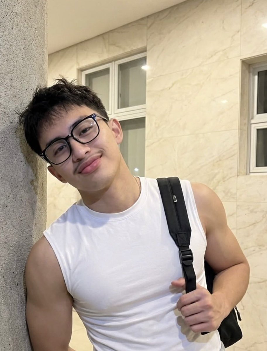 Daily Hot Dudes tweet media