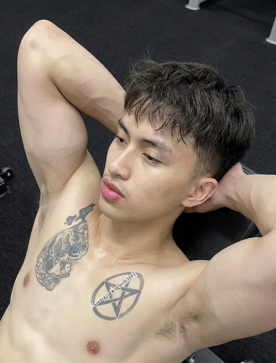 Daily Hot Dudes tweet media