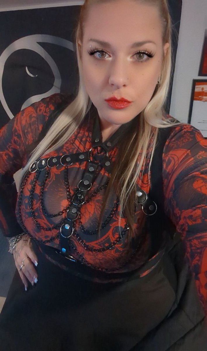 ⛧𝑸𝒖𝒆𝒆𝒏 𝑩𝒍𝒂𝒄𝒌𝒉𝒆𝒂𝒓𝒕⛧ tweet media