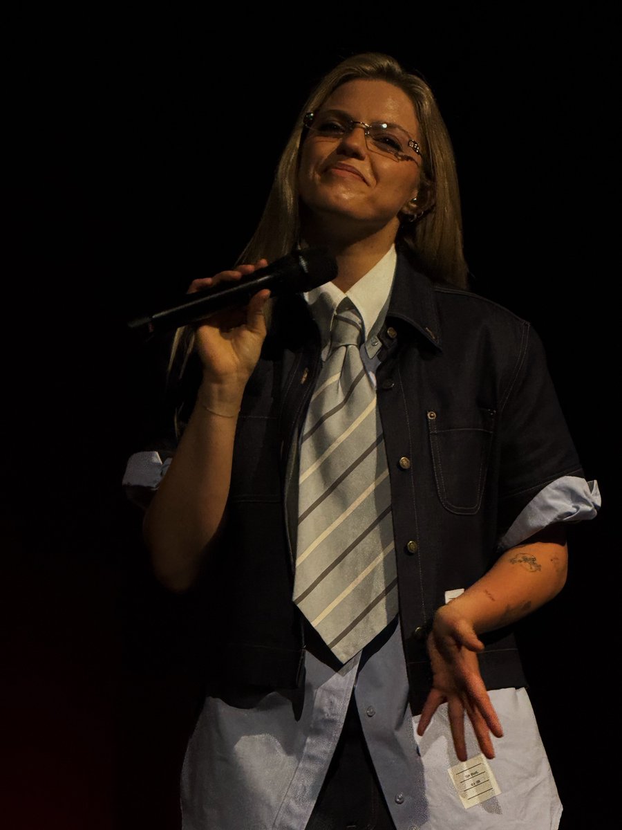 kay 💛 tweet media