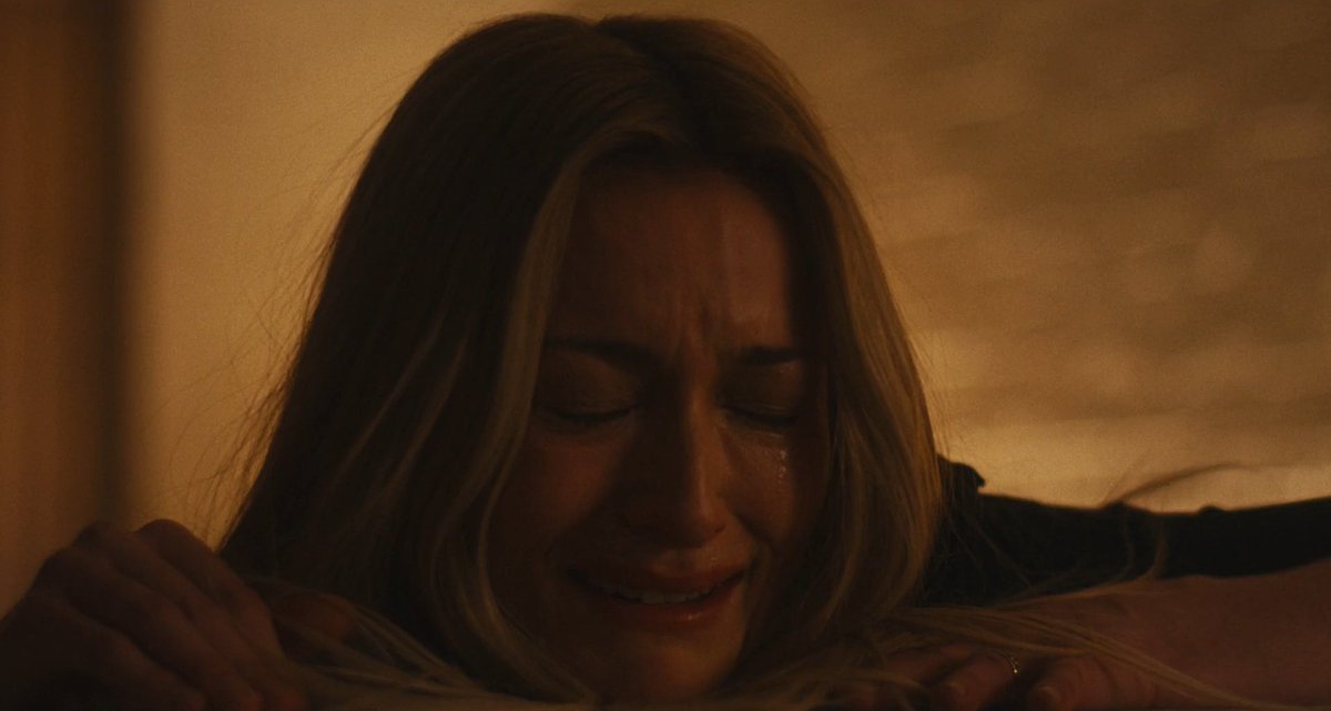 godsandmortaIs's tweet photo. sarah pidgeon delivering an emmy worthy performance in the penultimate episode of fx’s love story, a thread: https://t.co/qYG1PnUOrR