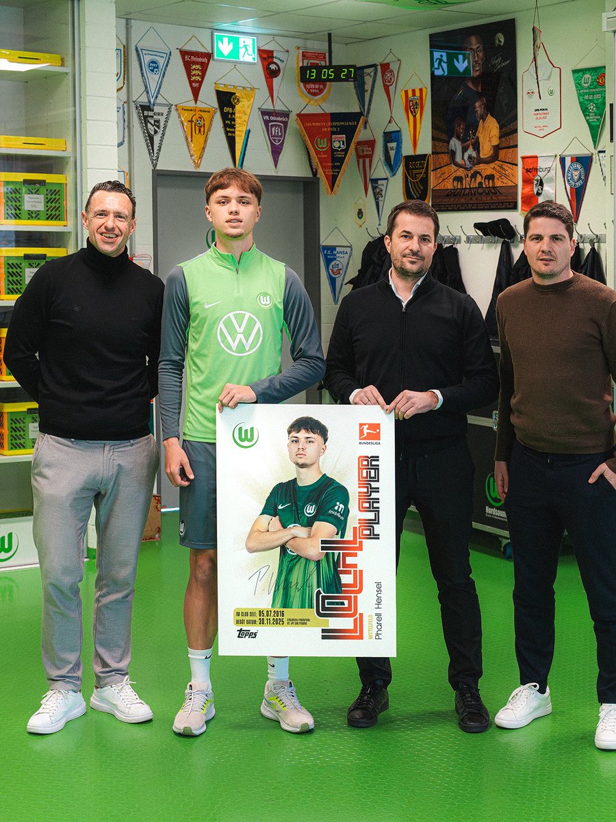 VfLWolfsburg_PT's tweet image. Formado desde o Sub-10 em nossas categorias de base até alcançar o futebol profissional na Bundesliga, Pharell #Hensel foi reconhecido pela DFL com a homenagem de “Local Player”, destacando sua trajetória construída integralmente dentro do VfL Wolfsburg.

Vamos por muito mais,