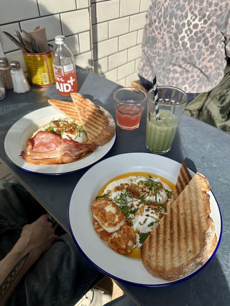 nida 𓃹 tweet media