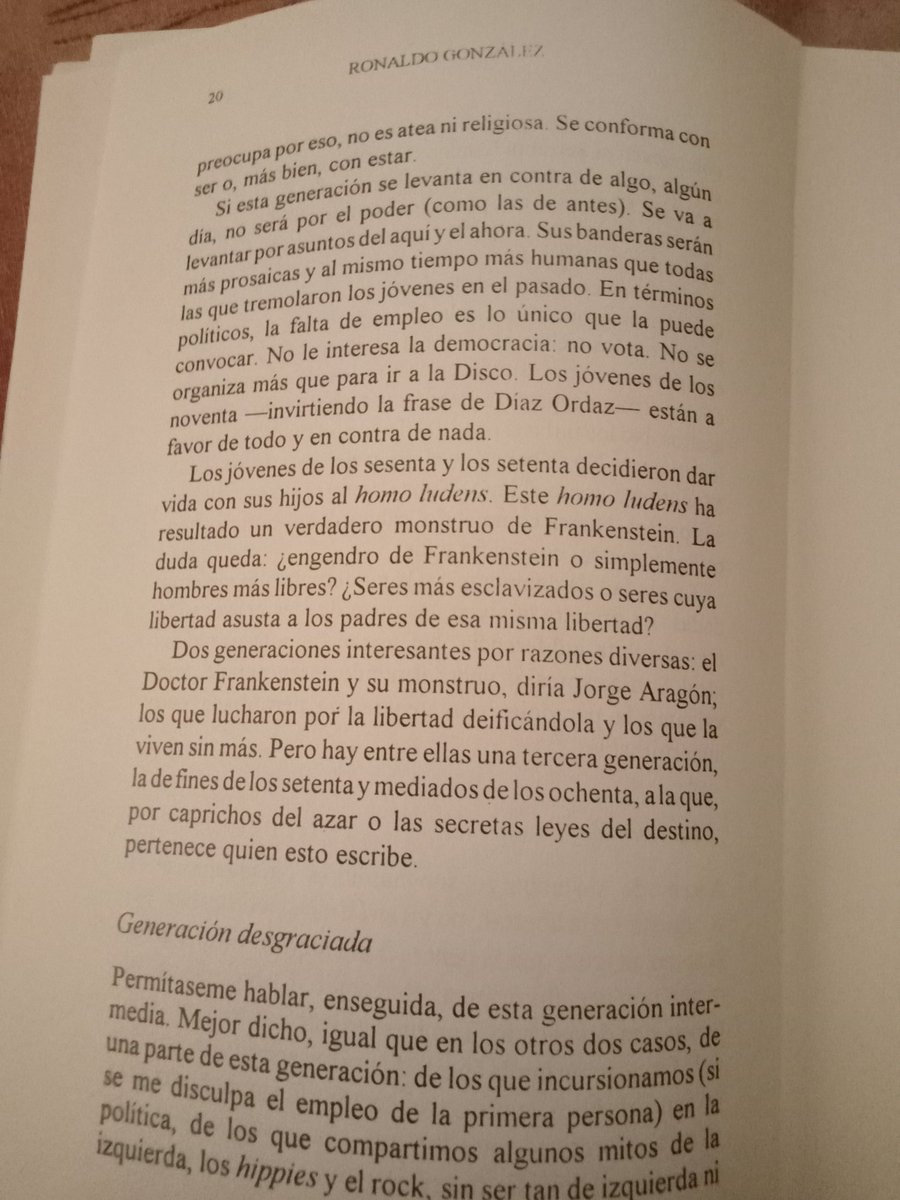 RonaldoGonVa's tweet photo. Este 2026 cumple 30 años de haber sido publicado mi tercer libro. Una amiga lo encontró hace días y releí algunas páginas. Uno se reconoce y se desconoce en la mirada generacional de sus 36 años, y entiende que, es cierto, ha escrito el mismo libro a lo largo de su vida. https://t.co/gY0zeuuVbq