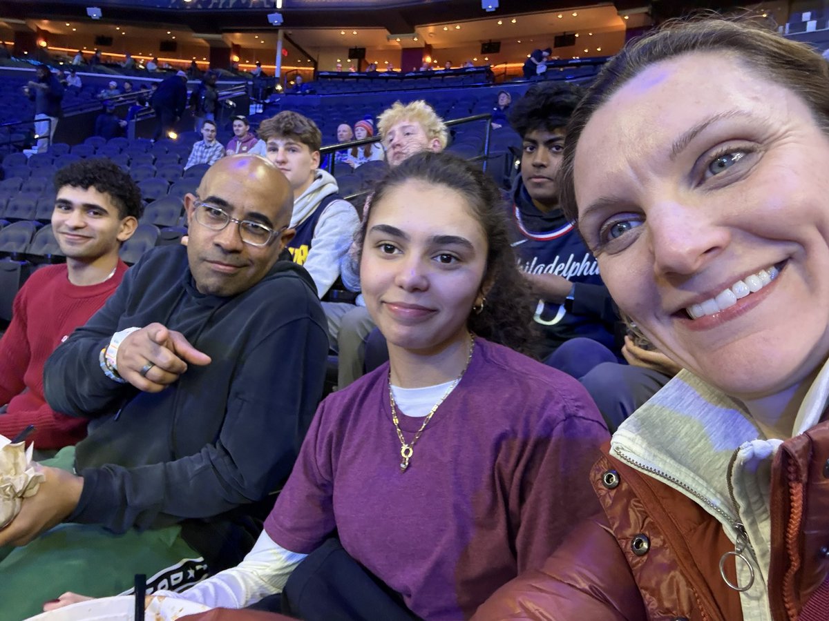 fraserde's tweet photo. Session 2 bout to get underway!!!  Family tradition continues! #mmselfie https://t.co/piilglUUJv