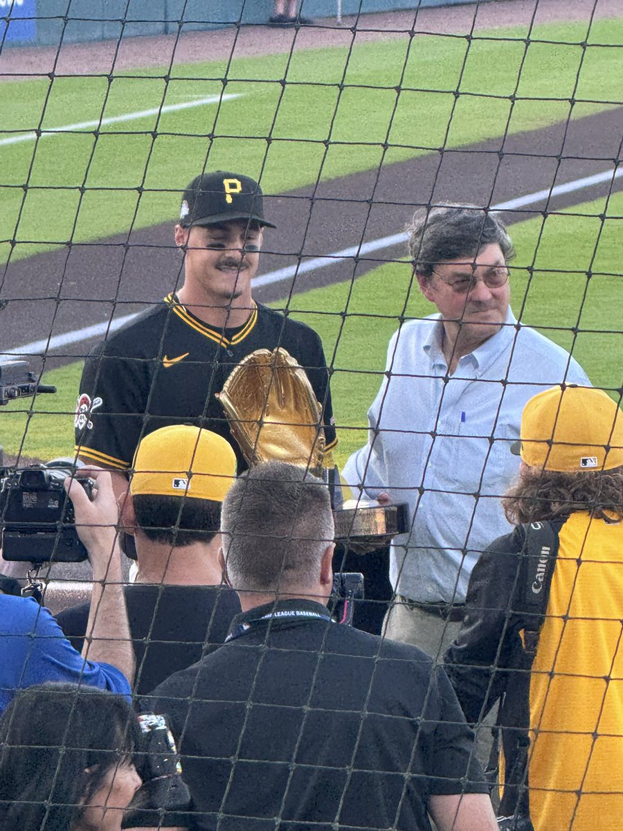 Kim Griffin tweet media