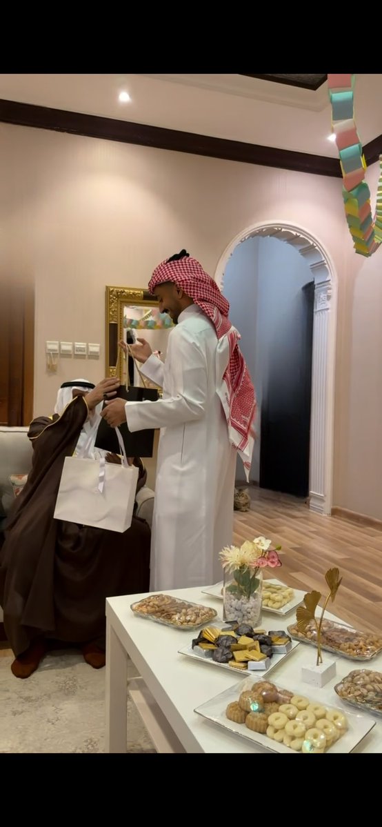 هِشام. tweet media