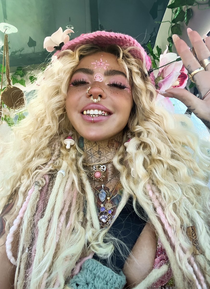 🍄 Shanin Blake 🍄 tweet media