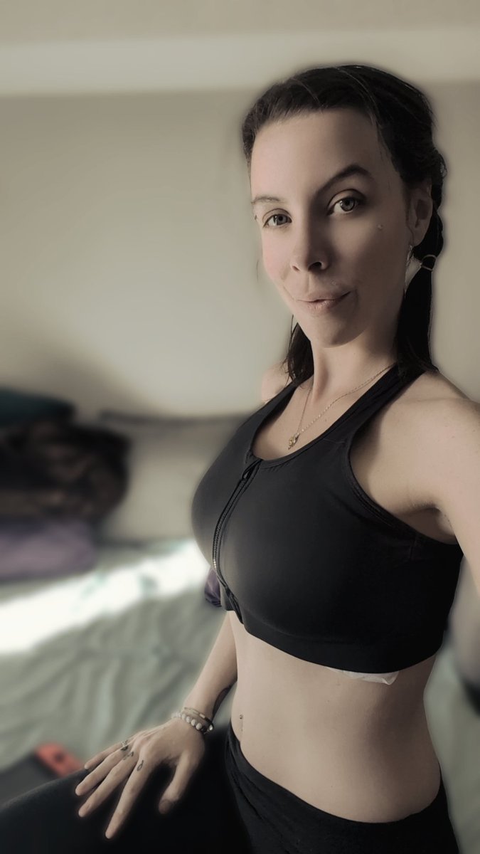 Lady Orchid tweet media