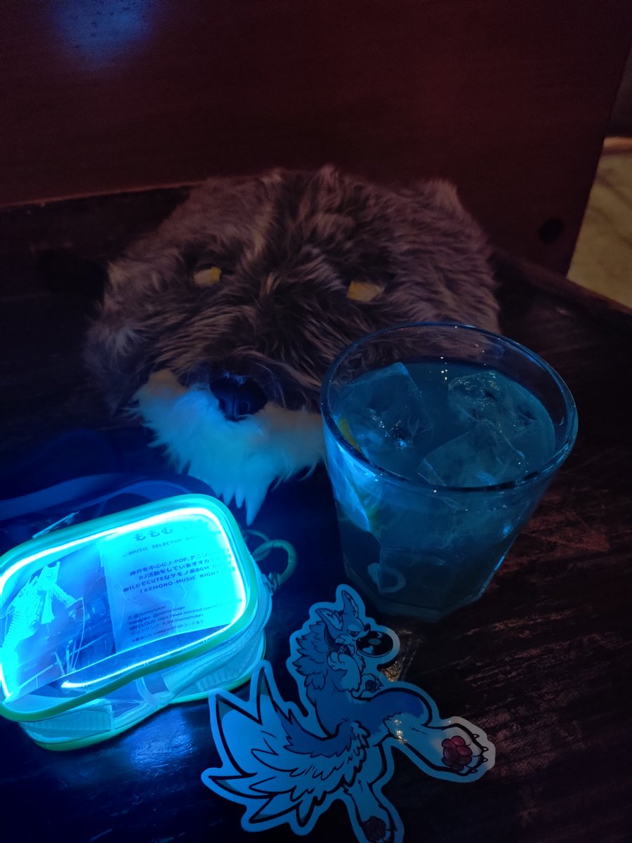 ももむ　けん tweet media