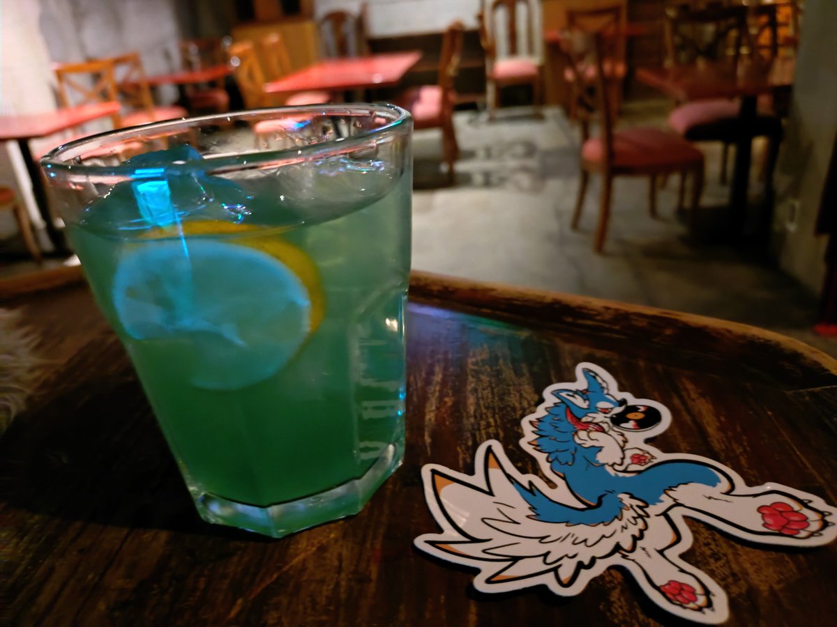 ももむ　けん tweet media