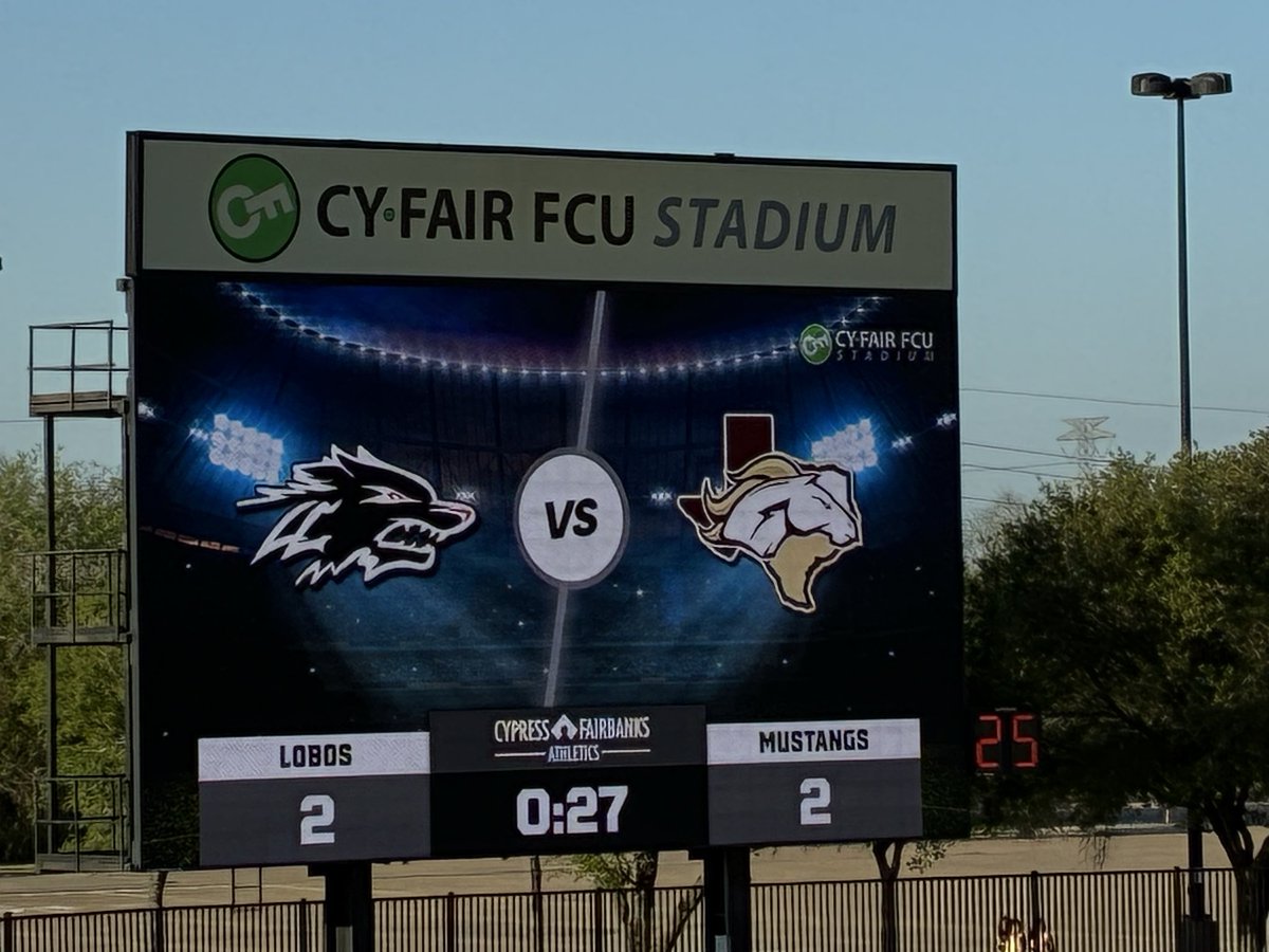 NunezSuemy's tweet photo. Go Lobos ! Half time ! Come and support our amazing athletes ! @LC_LoboSoccer @CFISDAthletics @langhamcreekhs ⚽️🥅♥️🖤💯 https://t.co/MtLIQyXUz3