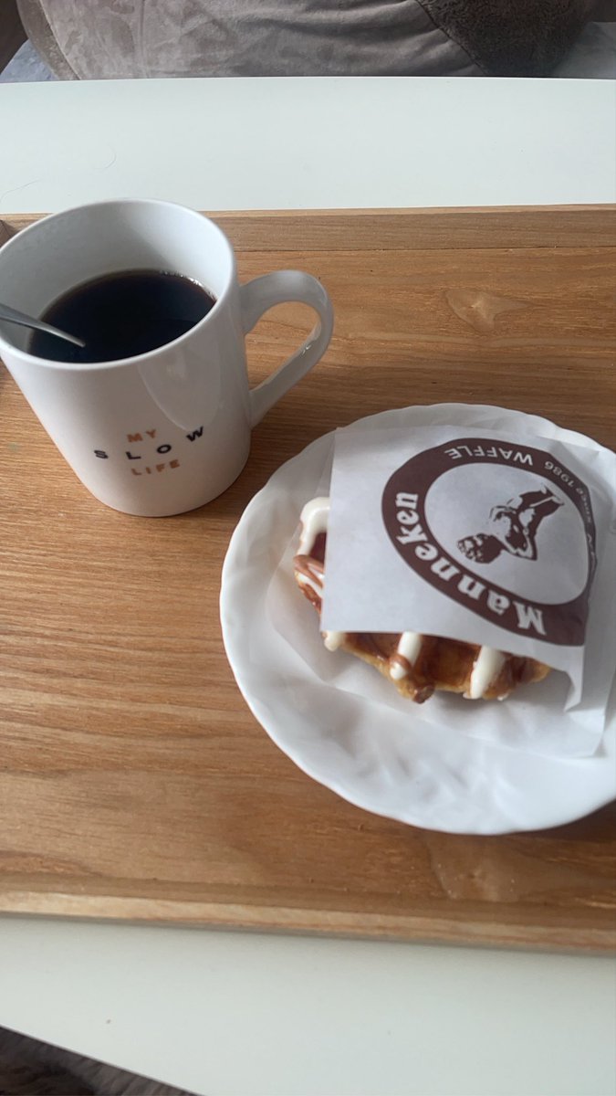 ma0051486's tweet photo. おはようございます☀

今日の朝ごはん🍽️

ワッフル
コーヒー

大阪行くと帰りに買ってしまう
Mannekenのワッフル🧇

#ごはんきろく
#ひとりごはん https://t.co/QnRbnXbTh4
