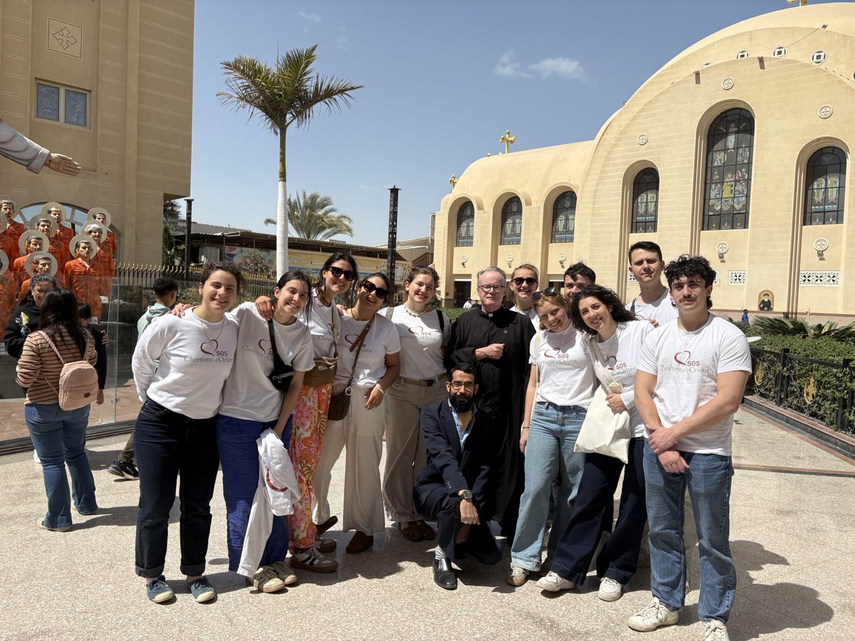 benedict_kiely's tweet image. With the young French volunteers of our partners, the wonderful charity SOS Chrétiens at the Church of the 21 Martyrs in Egypt