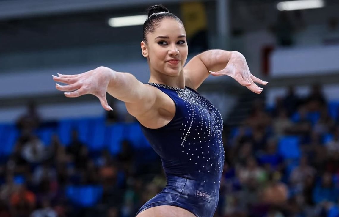 #AnaJu Shine 🤸‍♀️ tweet media