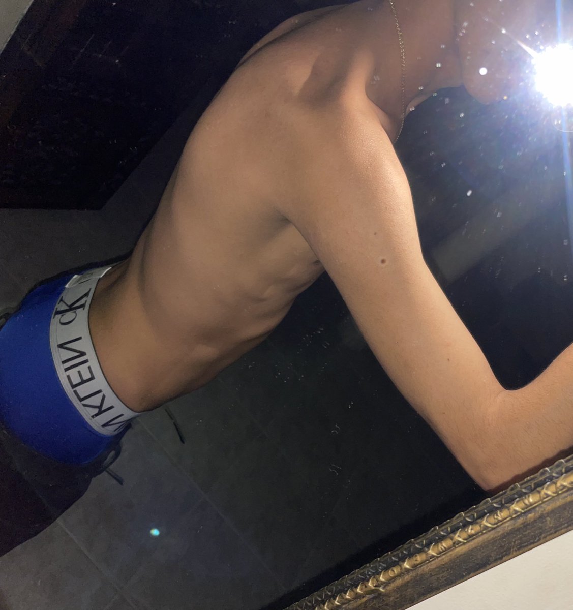 jeroper12's tweet photo. Que color prefieres ?
💙🖤
#Hotgay https://t.co/8GLxe9k6vS