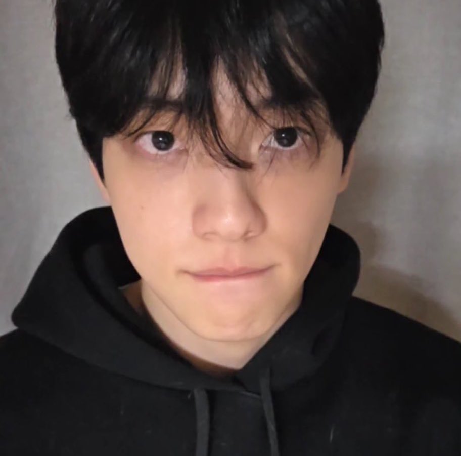 s a r a ☆ very ia atm tweet media