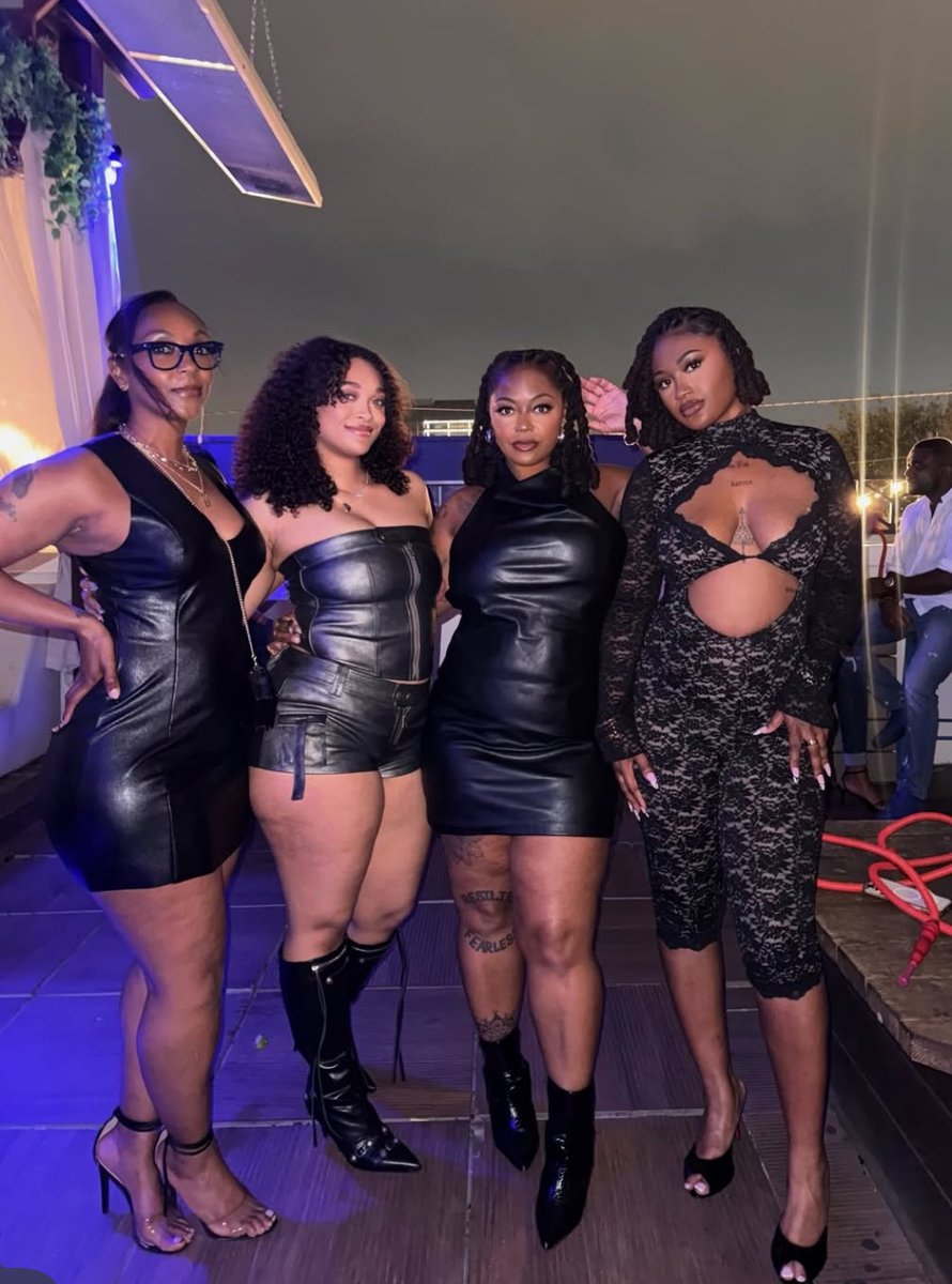 Allure  tweet media