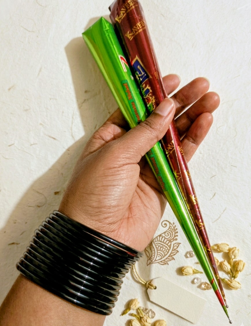 💖 “ঈদ মানেই নতুন সূর্য, নতুন হাসি, নতুন আনন্দ! এই ঈদ হোক ভালোবাসায় ভরা, খুশিতে উজ্জ্বল। সবাইকে জানাই হৃদয় থেকে ঈদ মোবারক!” 🎊💛