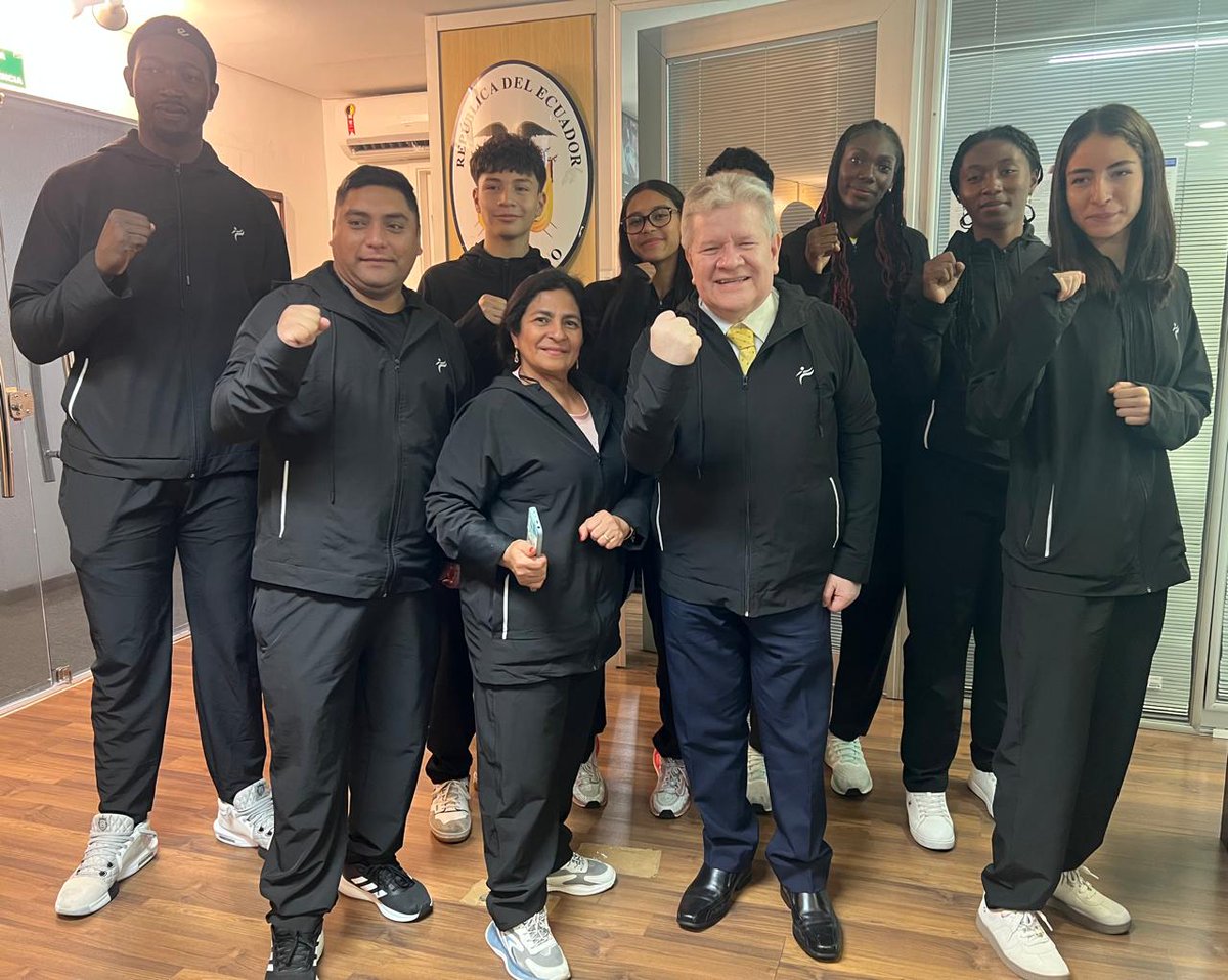 En el Consulado General del Ecuador recibimos la visita de integrantes de la Federación Ecuatoriana de #Taekwondo, quienes realizan prácticas en Sao Paulo, preparatorias para certámenes internacionales, incluyendo el Campeonato Pan-Americano  que tendrá lugar en Río de Janeiro.