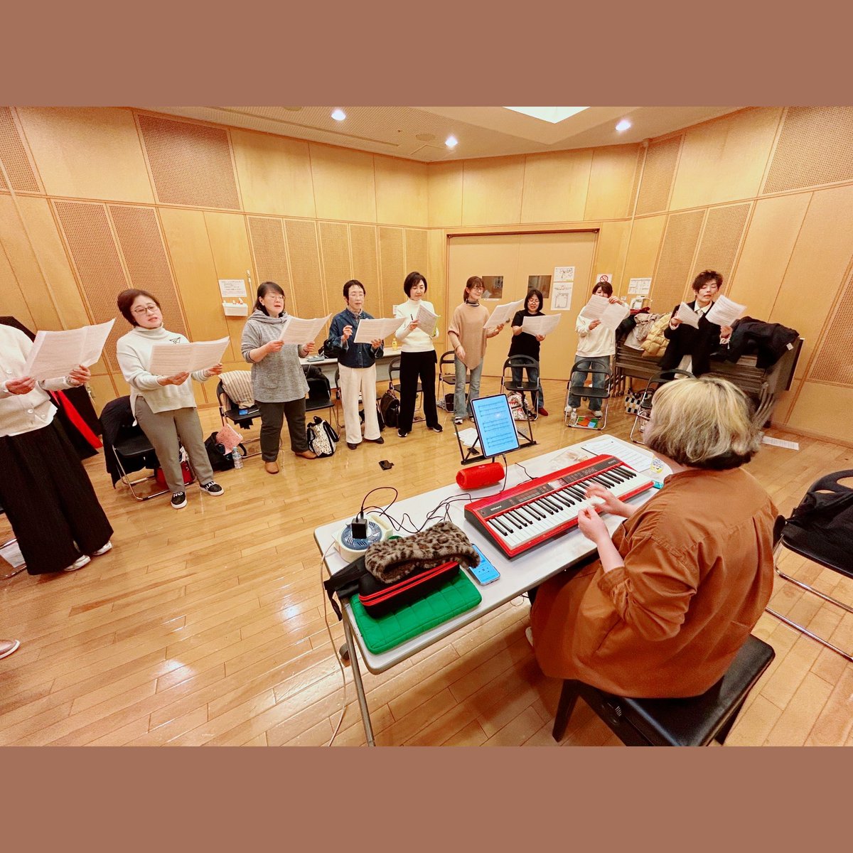 Jungleglee's tweet photo. Jungle Glee Club来年は15周年！
企み始めました✨
なんでもあり！の発想で明るく楽しくガンガンハモっていきます🎶

#コーラス
#合唱
#ポップス
#ショークワイヤ
#初心者歓迎
#見学OK https://t.co/TVItfteYMb