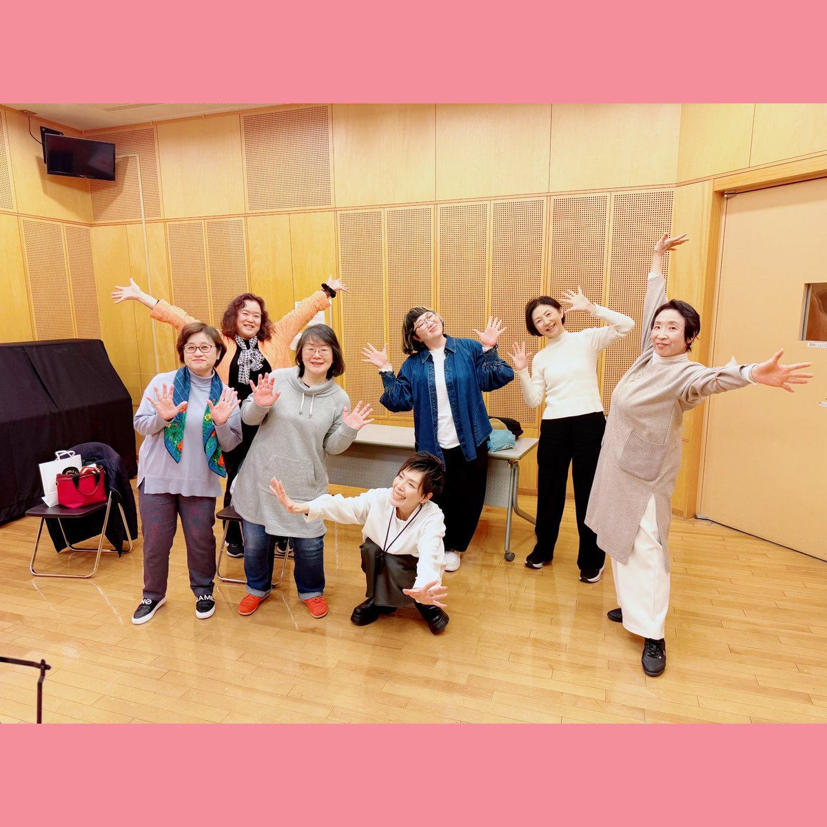 Jungleglee's tweet photo. Jungle Glee Club来年は15周年！
企み始めました✨
なんでもあり！の発想で明るく楽しくガンガンハモっていきます🎶

#コーラス
#合唱
#ポップス
#ショークワイヤ
#初心者歓迎
#見学OK https://t.co/TVItfteYMb