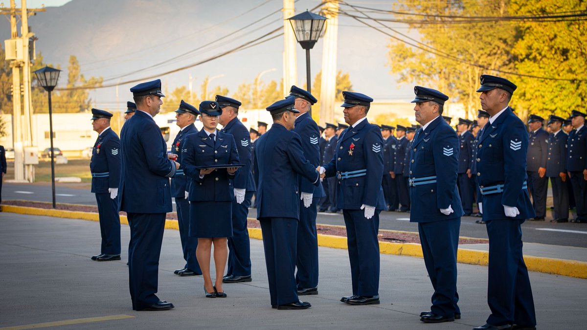 Fuerza Aérea de Chile tweet media