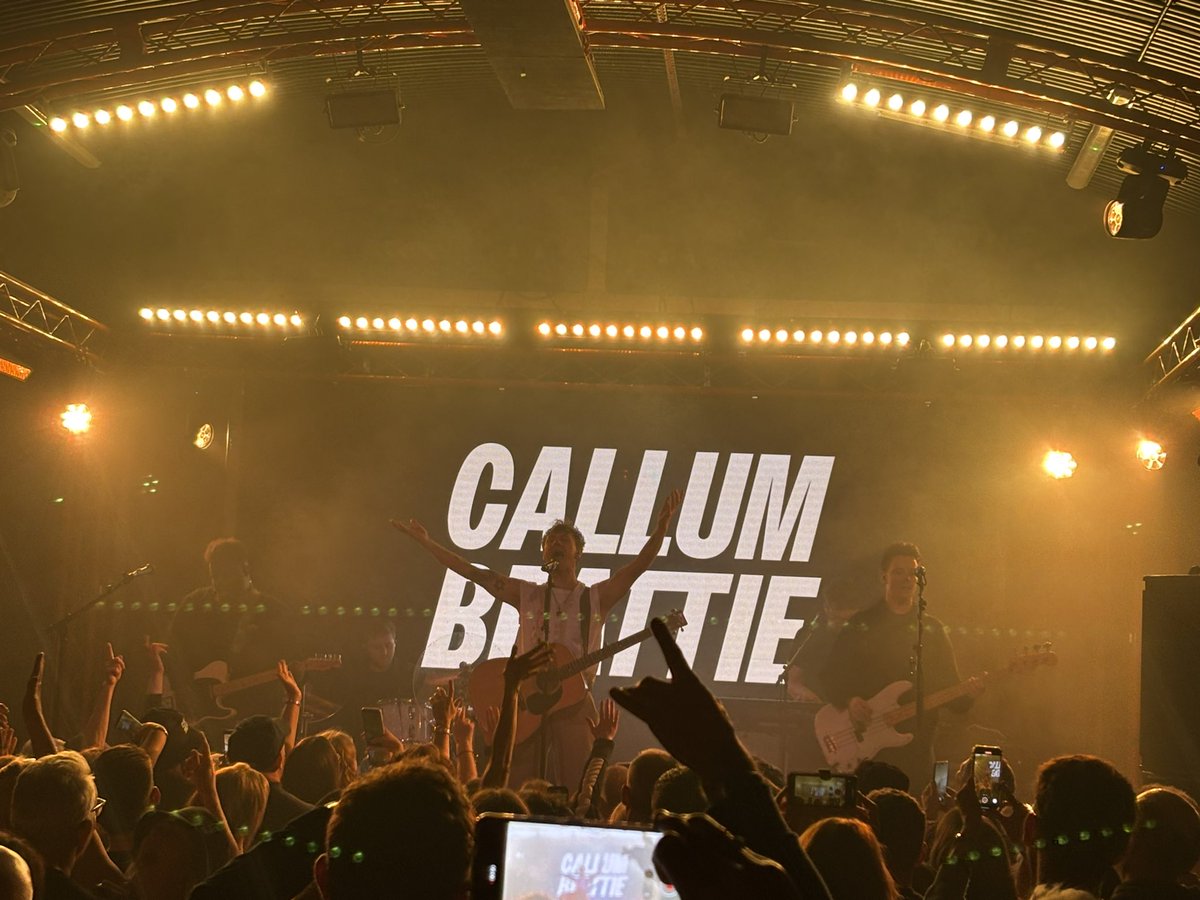 DjchrisJay84's tweet photo. @callumbeattieuk  finally got to see the man himself live,we had a boss night watching you tonight in Manchester.Sending Love &amp;  Cosmic Vibes X https://t.co/O5dBLkLhDF