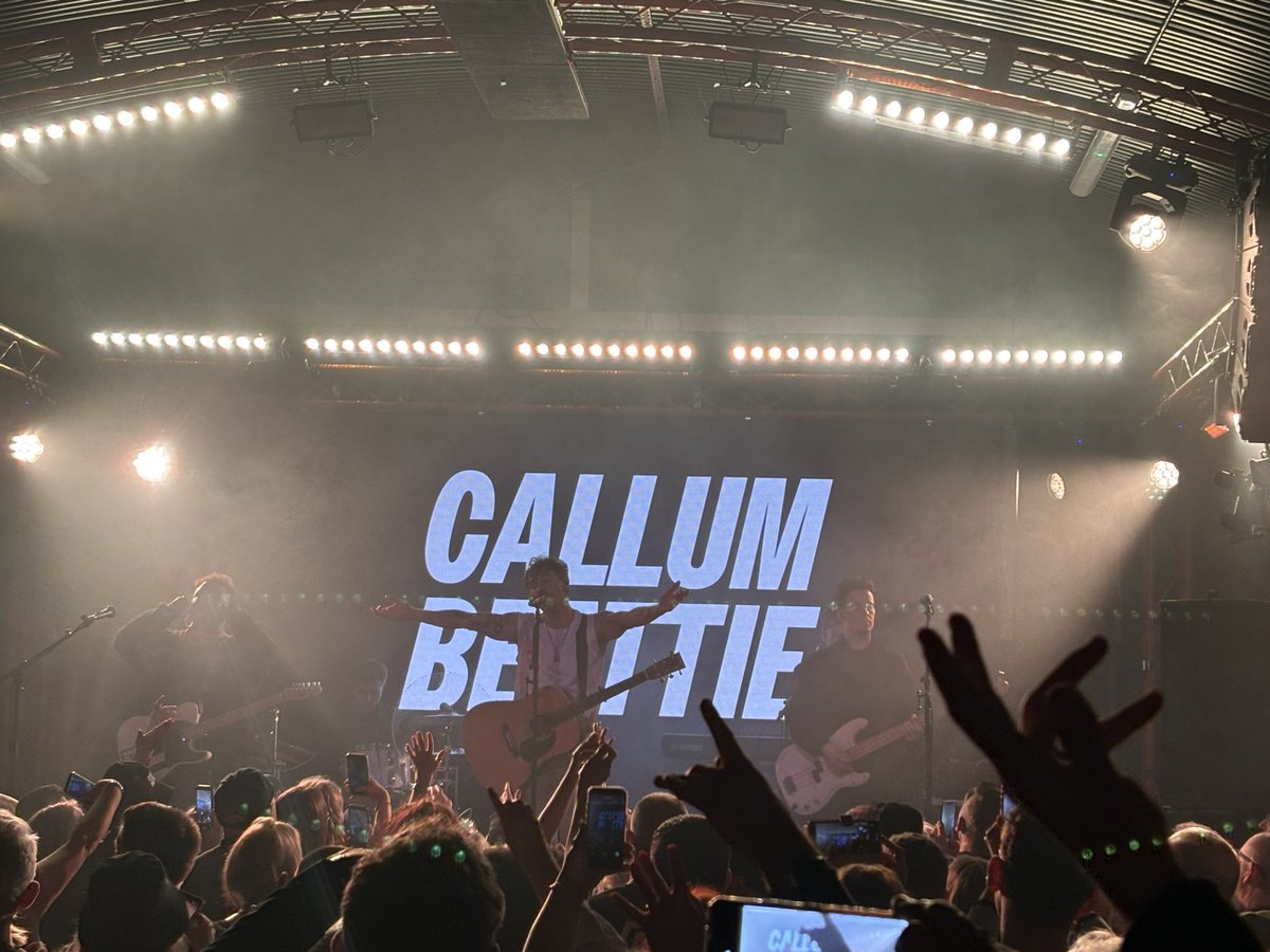 DjchrisJay84's tweet photo. @callumbeattieuk  finally got to see the man himself live,we had a boss night watching you tonight in Manchester.Sending Love &amp;  Cosmic Vibes X https://t.co/O5dBLkLhDF