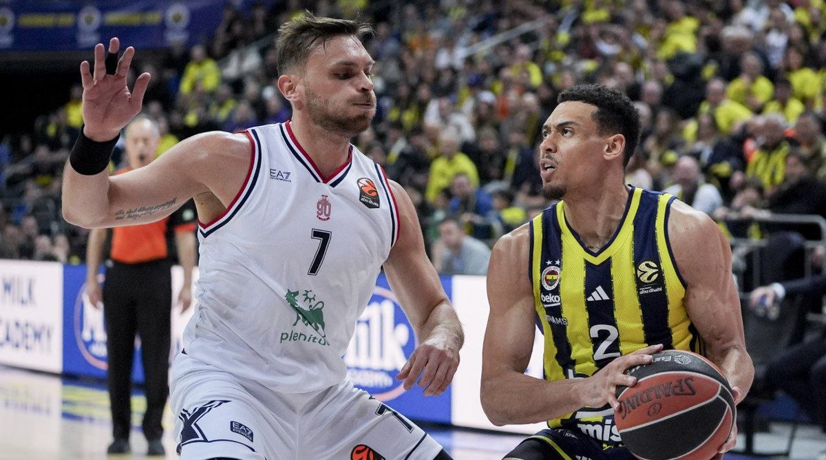 🔴 Fenerbahçe Beko, EuroLeague'in 32. haftasında sahasında Olimpia Milano'yu 79-75 mağlup etti.

Fenerbahçe Beko, EuroLeague'de 23. galibiyetini aldı.