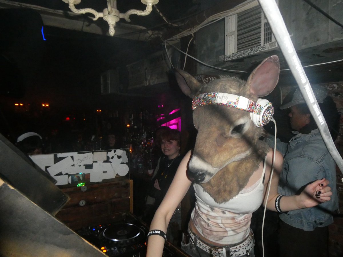 doecaine tweet media