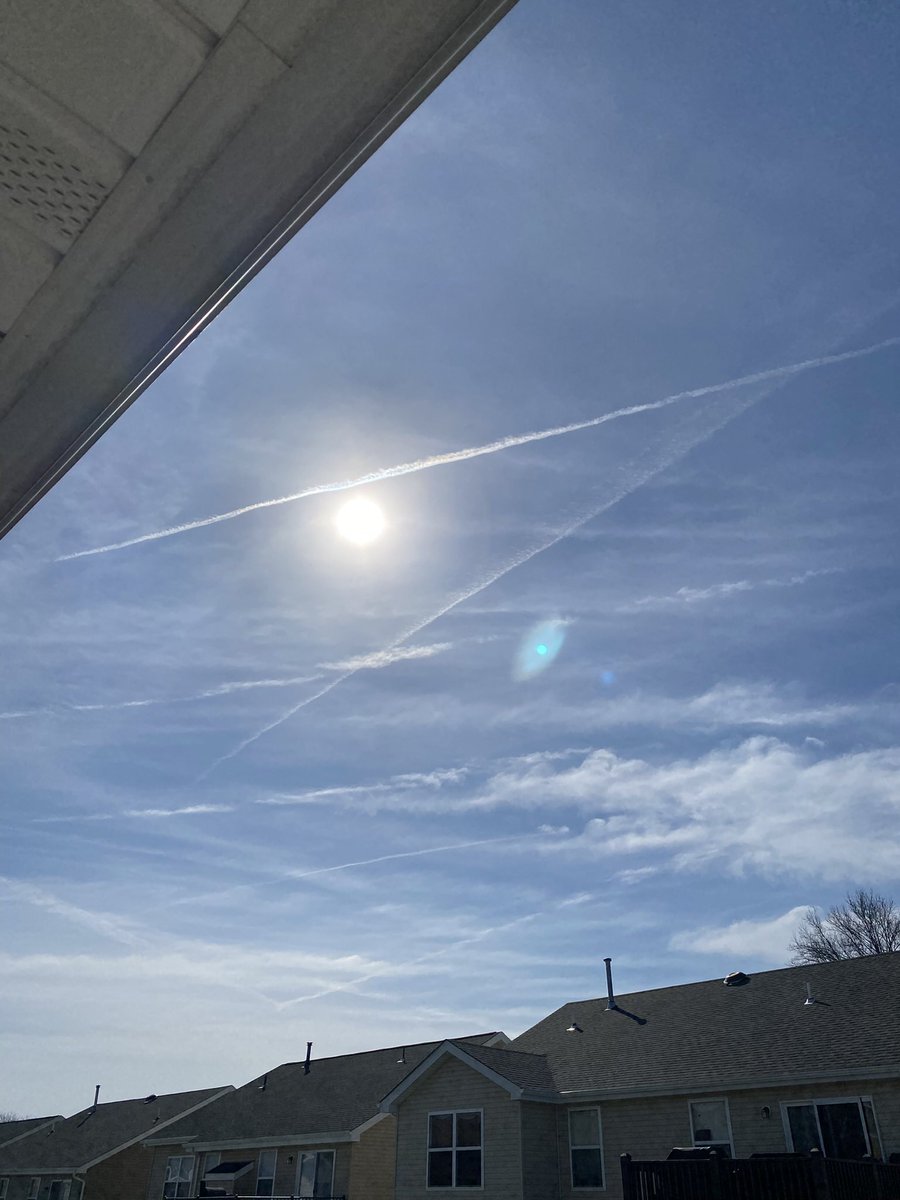 2pomz's tweet photo. @danakabradpitt This morning in OFallon MO https://t.co/AQq4AYQmga