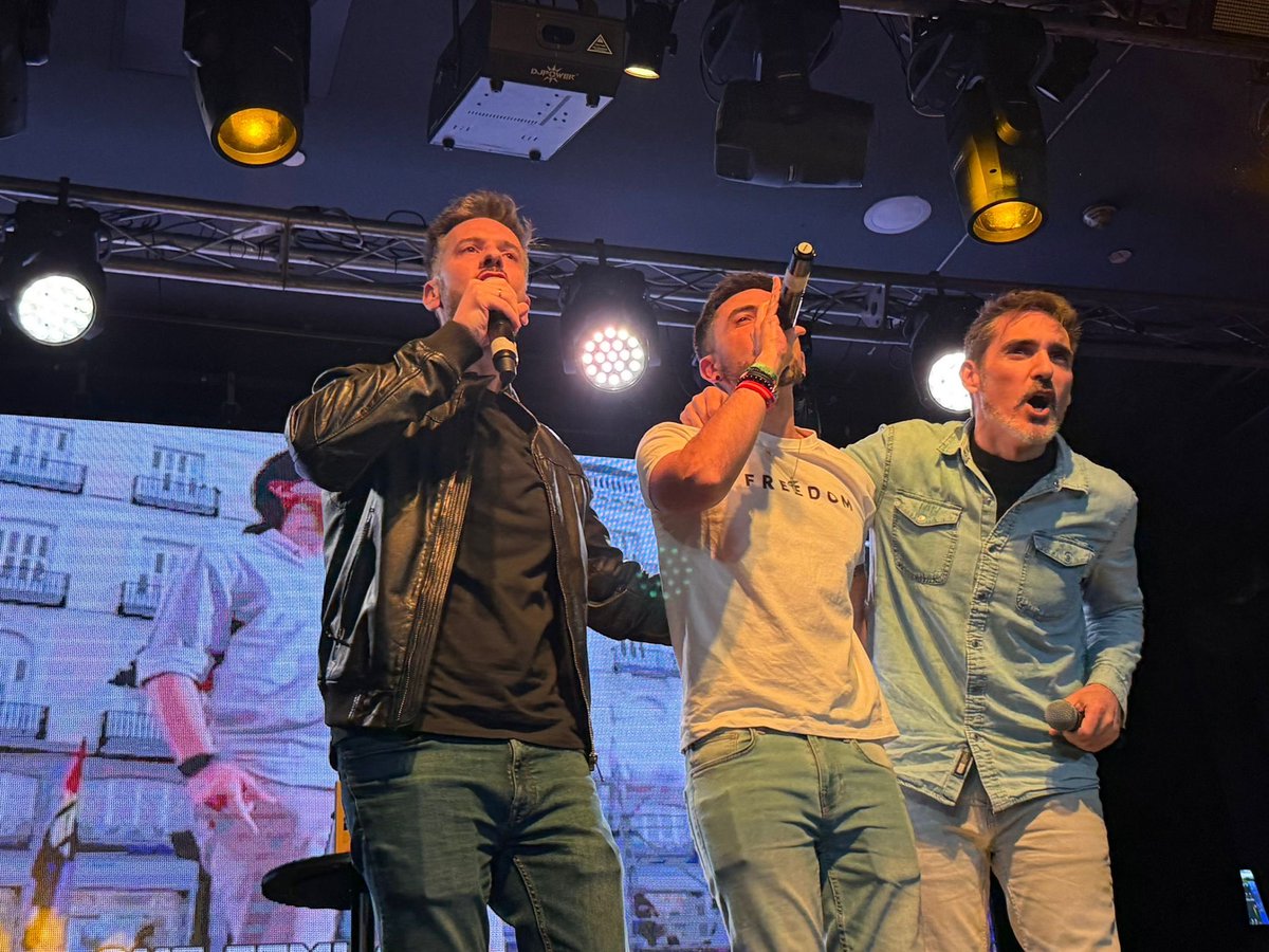 InfoVlogger tweet media