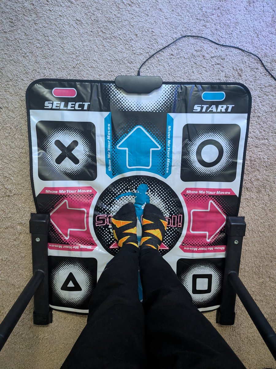 OKAY WE TRY AGAIN. ELDEN RING WITH DANCE PAD! 

twitch.tv/graysonfoxwort…