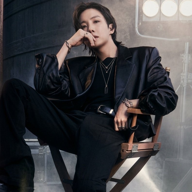 hobiroppi's tweet image. MY FAVORITE SEAT