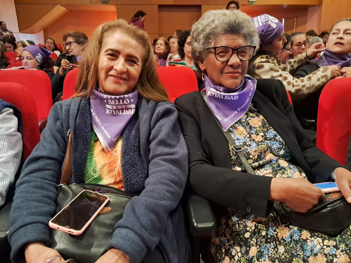 secredistmujer's tweet image. Seguimos conmemorando el #8M en las localidades. Hoy, con el apoyo de la #CIOM de Antonio Nariño, realizamos el encuentro "De sufragistas a lideresas: decidiendo el futuro 70 años después", en el teatro Villa Mayor. Un espacio de reflexión y encuentro.

#NuestroSelloEsLaIgualdad