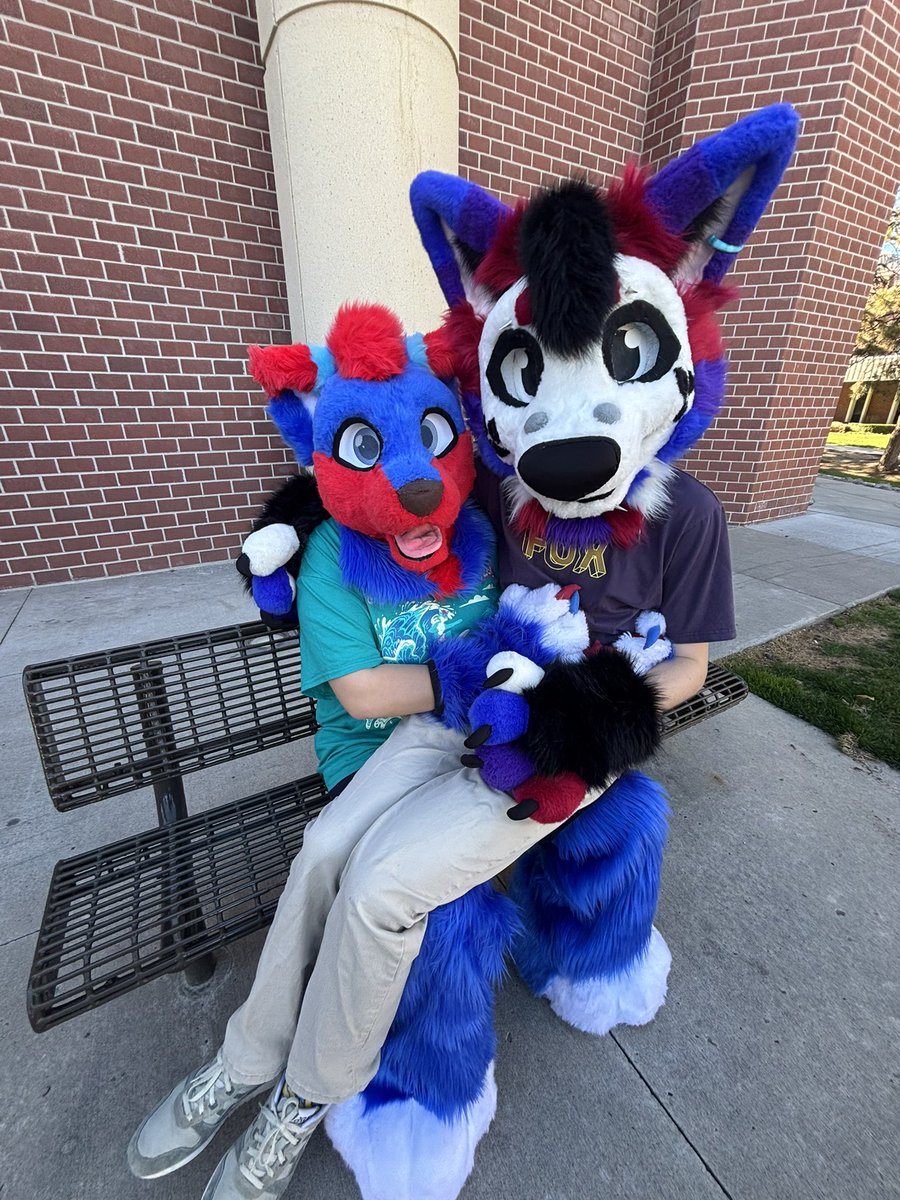 Pepsi ❤️🩵💙 tweet media