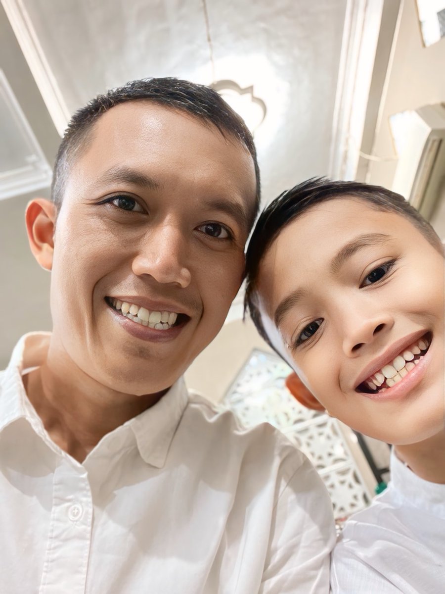 Happy Ied Mubarak semuanyaaa.
Maafkan ketikan gue yang kadang ceplas ceploss yaaa.