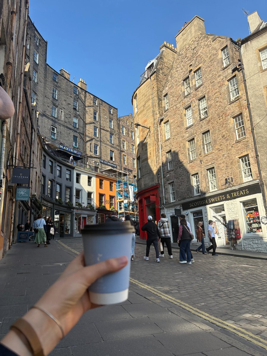 𝐻𝒶𝓉𝒾𝒸ℯ tweet media