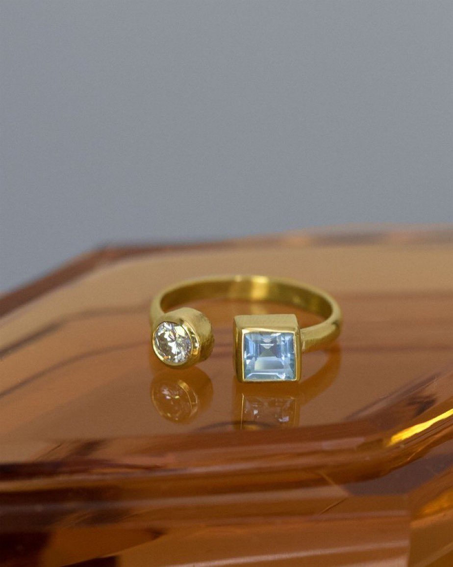 El Anillo de compromiso de LALI
