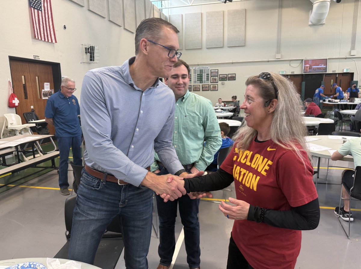 RandyFeenstra's tweet photo. It’s a great night for a fish fry in Ankeny!

Thank you to my friend, John Hollinrake, for welcoming me to his church and introducing me to some wonderful Iowans.

The food was great and the company was even better.

In Iowa, faith and fellowship keep our communities strong. https://t.co/j6JtOafnN0