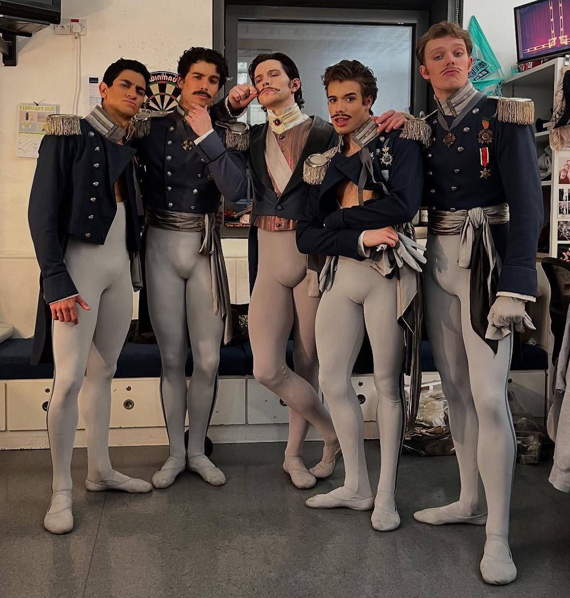 Hot Guys in Costume tweet media