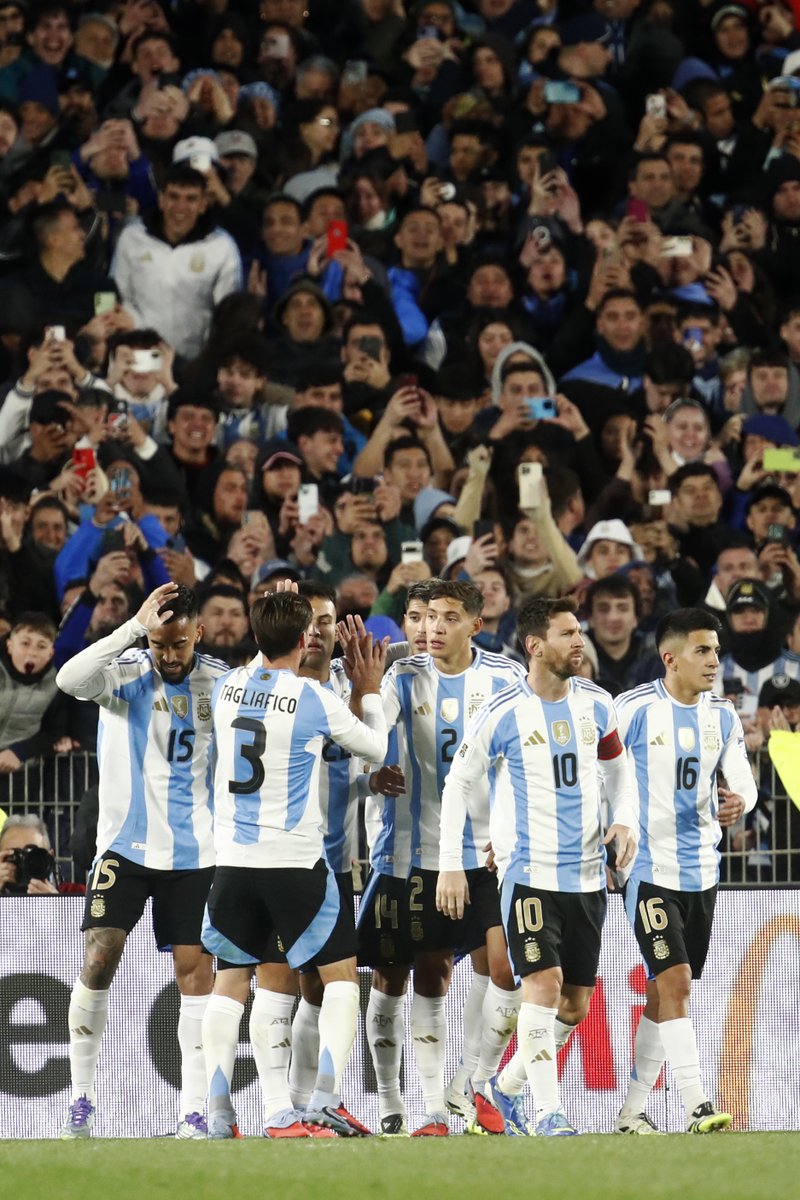 Argentina 🇦🇷 ya tiene sus dos amistosos confirmados para la fecha FIFA:

🇲🇷Mauritania - viernes 27 de marzo a las 20:15 en La Bombonera
🇿🇲Zambia - martes 31 de marzo a las 20:15 en La Bombonera