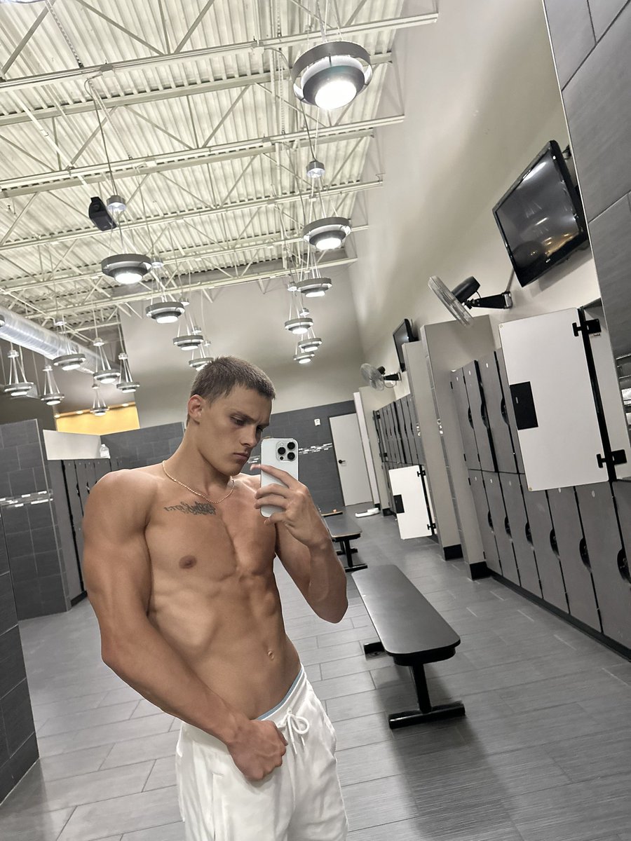 MasterPheonix420(26k) tweet media