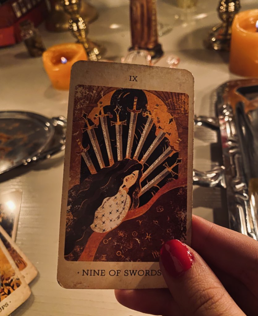 ♍️✨ Virgem:

Esse ano novo astrológico vem para te mostrar que algumas situações desesperadoras só são, realmente assim tão horripilantes e impossíveis de serem superadas, na sua mente. Nem sempre a realidade é tão vergonhosa, dolorosa e insuperável; pelo contrário.

Mas o medo