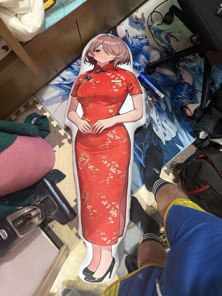 baba_meow's tweet photo. 沒什麼，只是想說，
這襪子我三個星期沒洗過
有點臭 https://t.co/OBUefbpu63