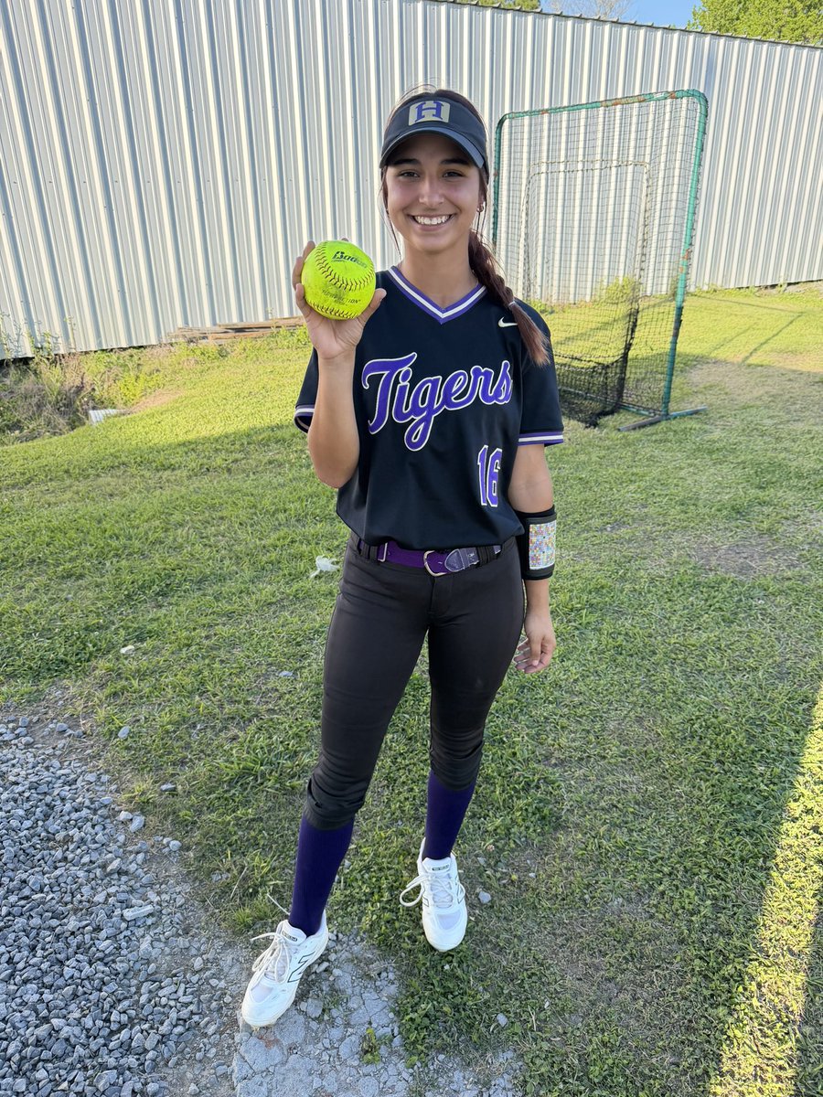 Hahnville High Softball tweet media
